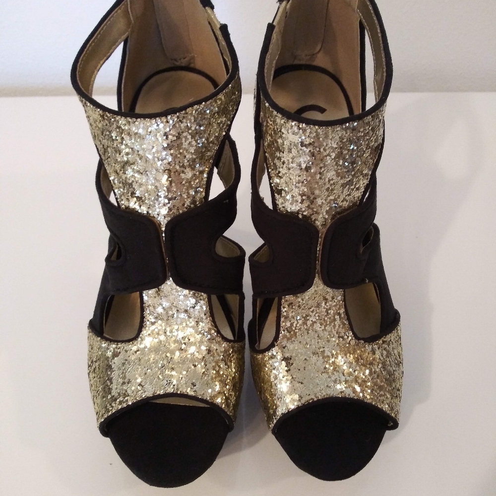 G by Guess Gold Muti Texture High Heels (Size 7)